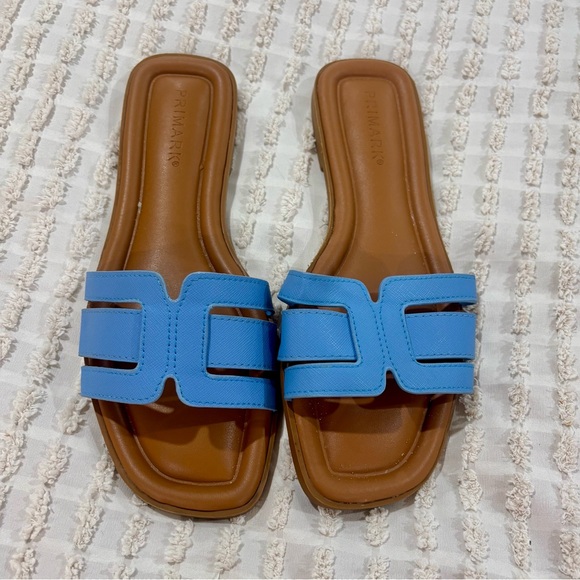 EUC Primark women’s slip on sandals in a gorgeous color!  These are Sz 8 in US - Picture 1 of 9